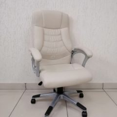 Кресло Barneo K-7 для руководителя (бежевая экокожа) в Агрызе - agryz.mebel24.online | фото