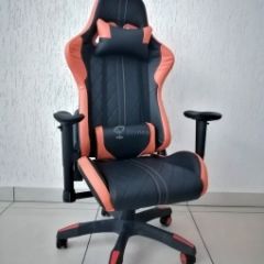 Кресло геймерское Barneo K-52 (черная экокожа оранжевые вставки) в Агрызе - agryz.mebel24.online | фото